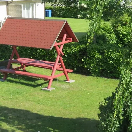 Ferienwohnungen Wiek, Haus Luv & Lee Wiek auf Ruegen Exterior photo