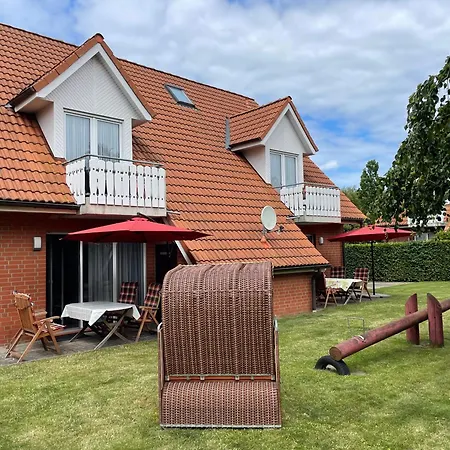 Ferienwohnungen Wiek, Haus Luv & Lee Wiek auf Ruegen Exterior photo